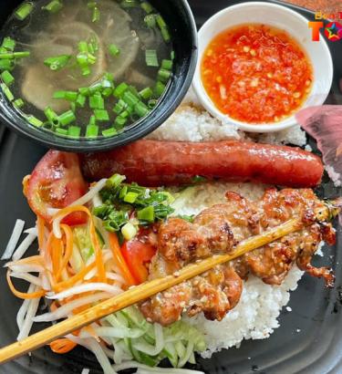 CƠM SƯỜN LẠP XƯỞNG